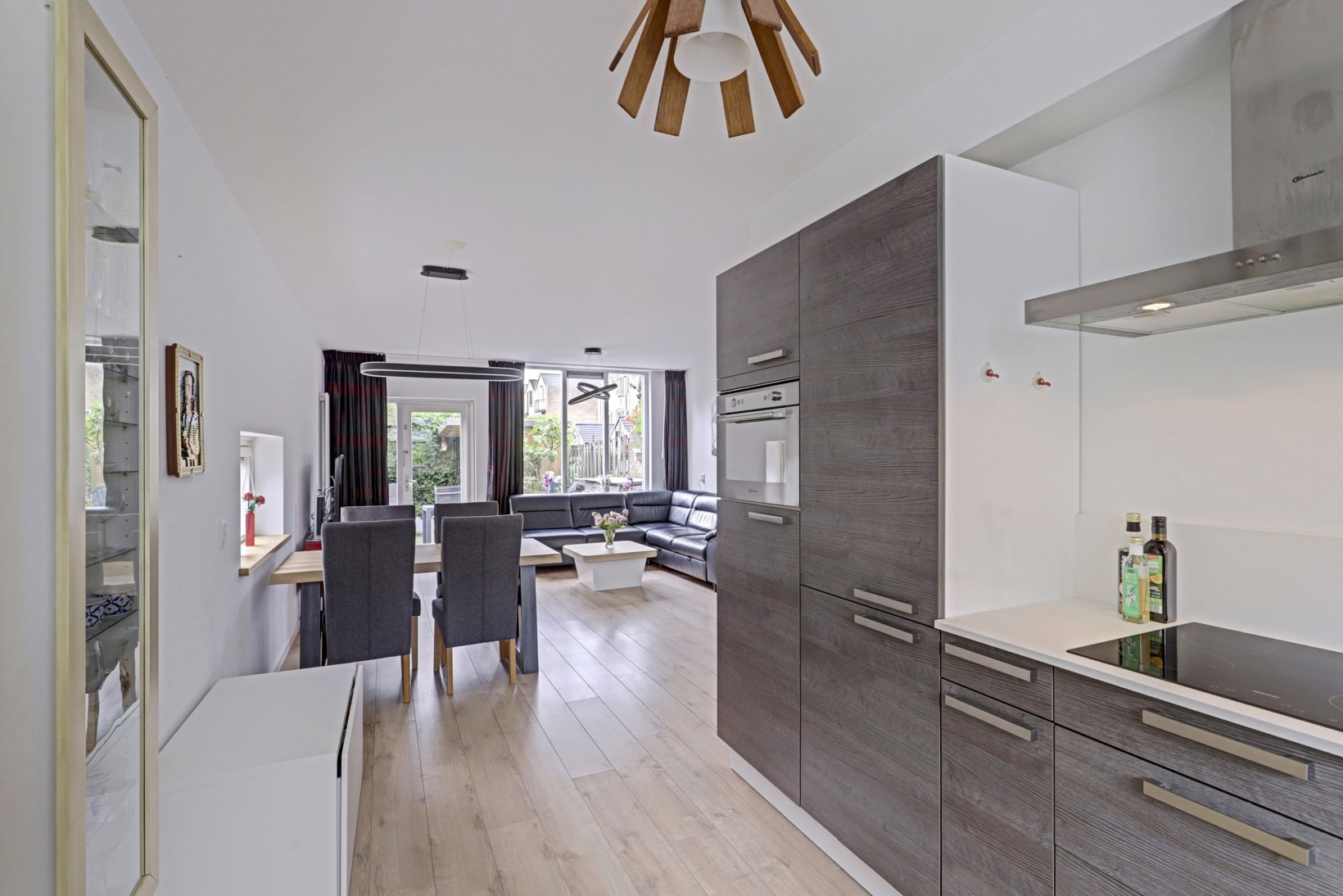 Hoekwoning te koop: Albrechtsveld 102, Gouda