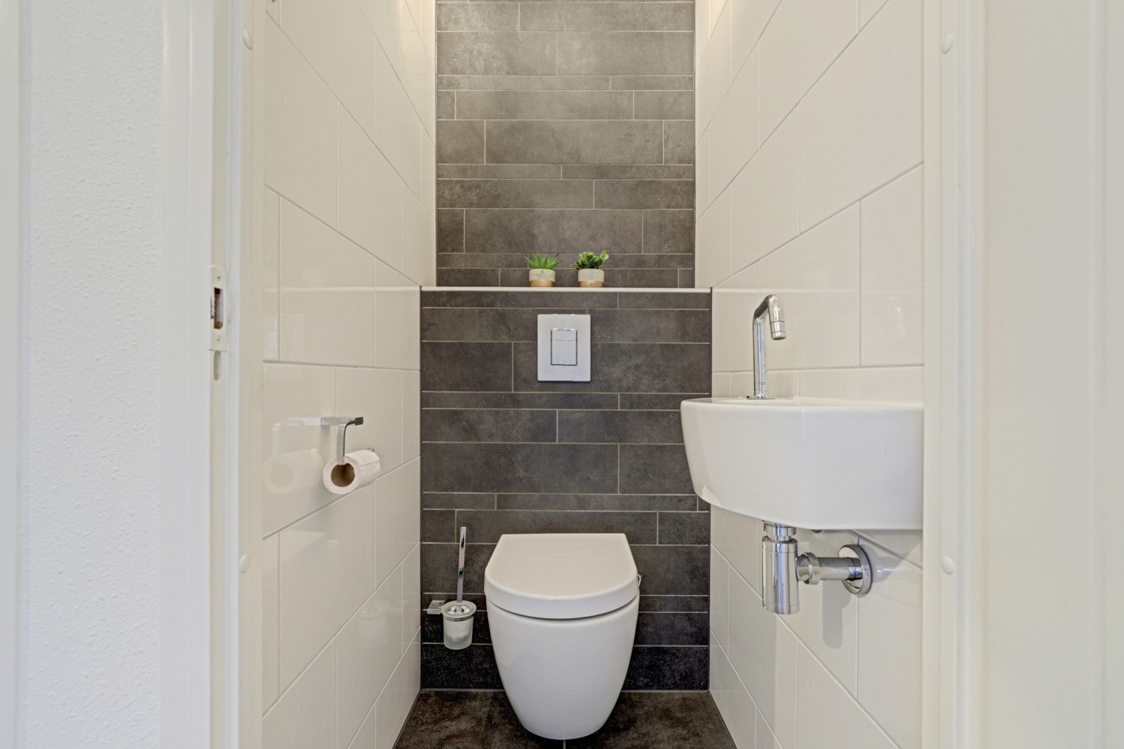 Tussenwoning te koop: Albrechtsveld 95, Gouda