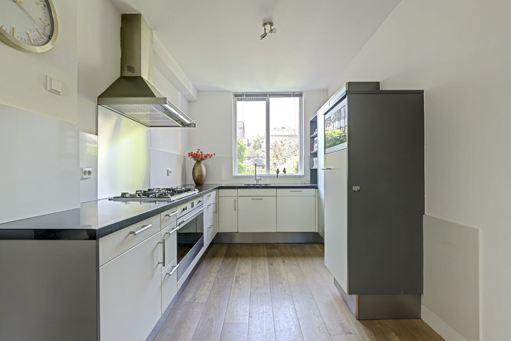 Tussenwoning te koop: Albrechtsveld 95, Gouda