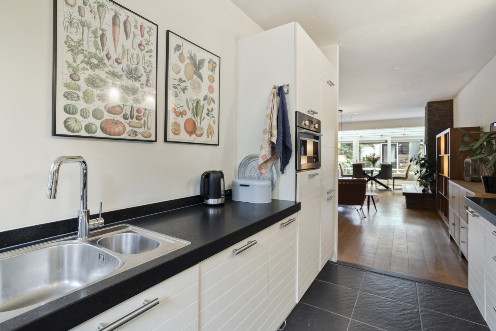 Tussenwoning te koop: Vlietenburg 10, Gouda