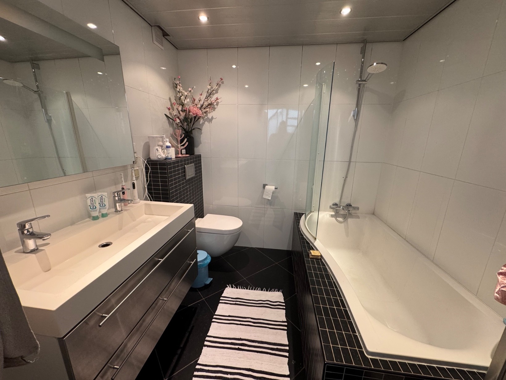 Tussenwoning te koop: Veenenburg 41, Gouda