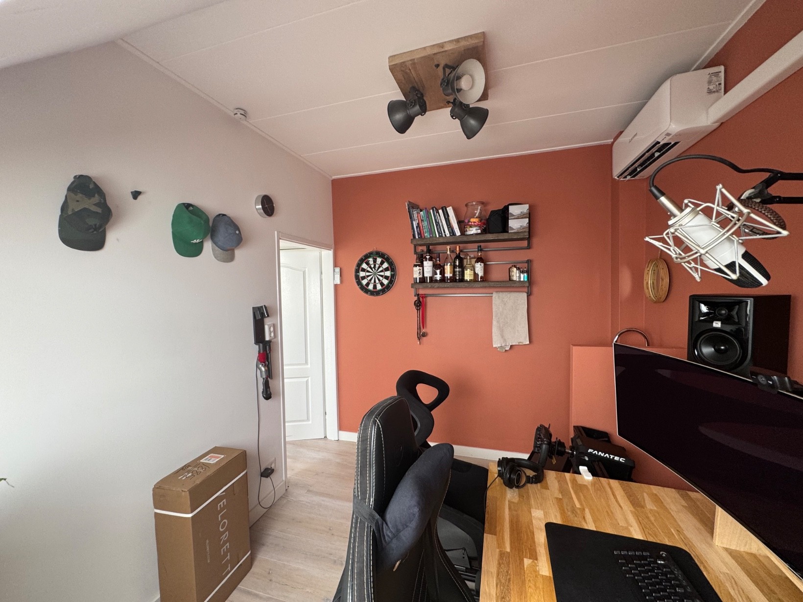 Tussenwoning te koop: Veenenburg 41, Gouda