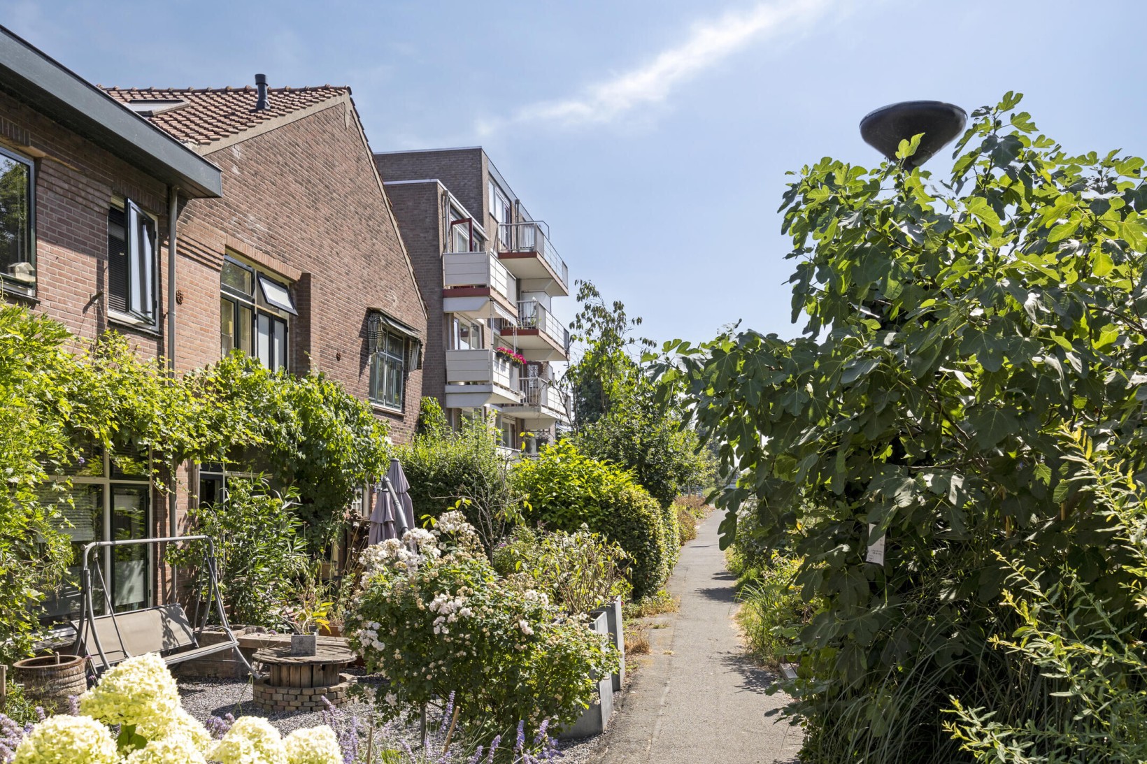 Hoekwoning te koop: Oostboezemkade 1, Gouda