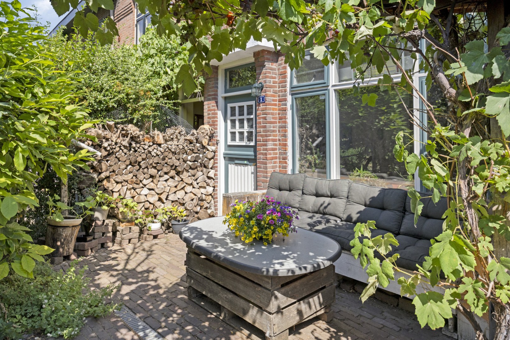 Hoekwoning te koop: Oostboezemkade 1, Gouda