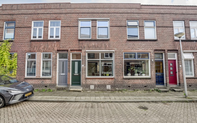 Warmoezierskade 25