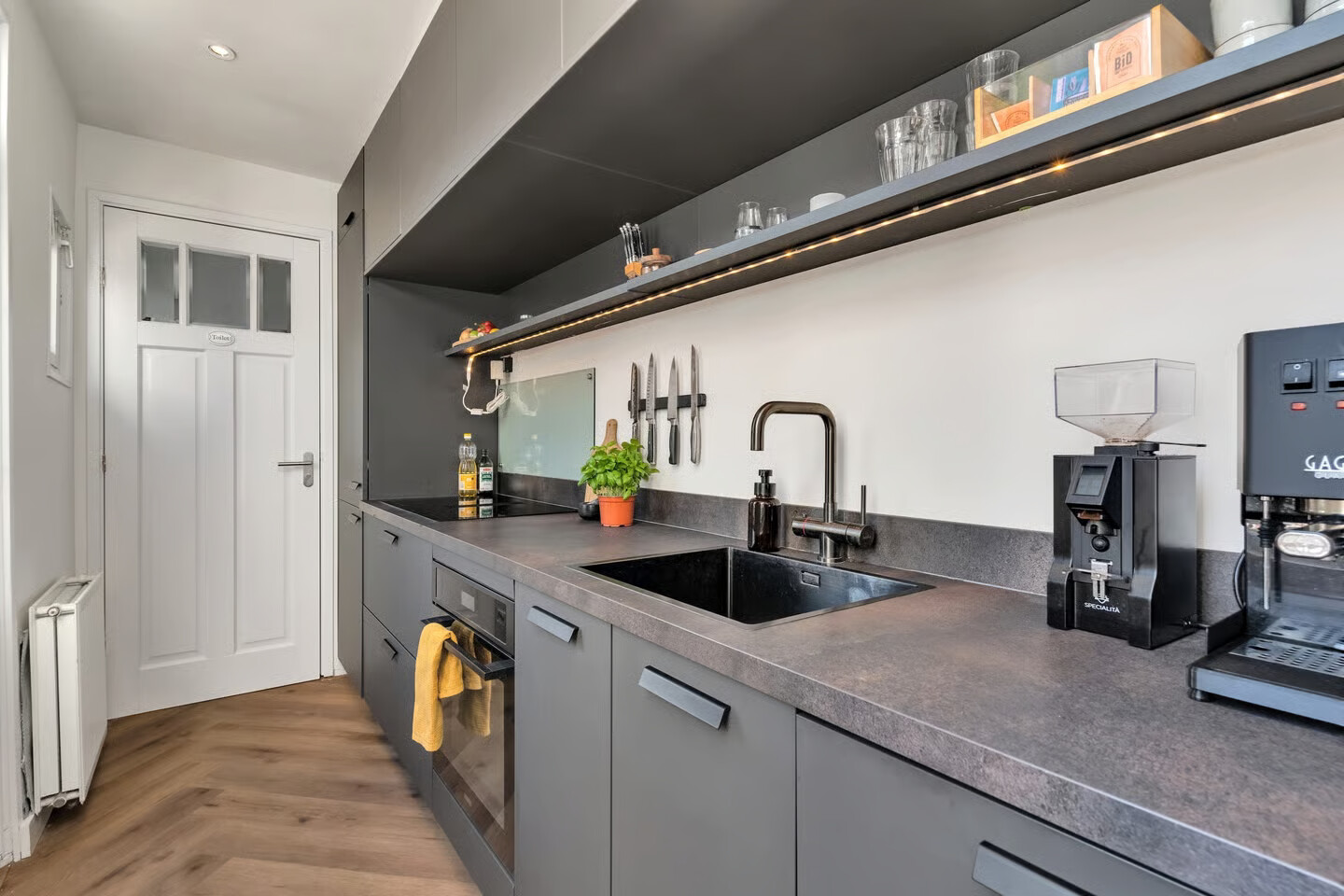 Tussenwoning te koop: Boelekade 60, Gouda
