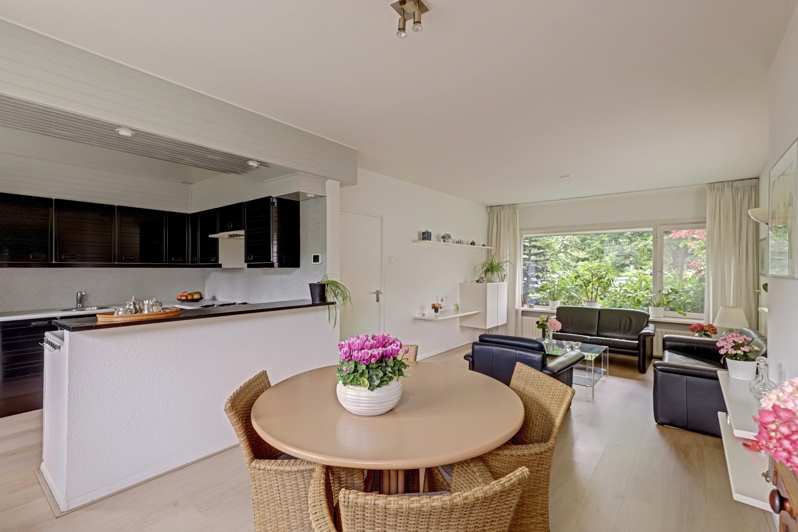 Hoekwoning te koop: Boelhouwerstraat 1, Gouda