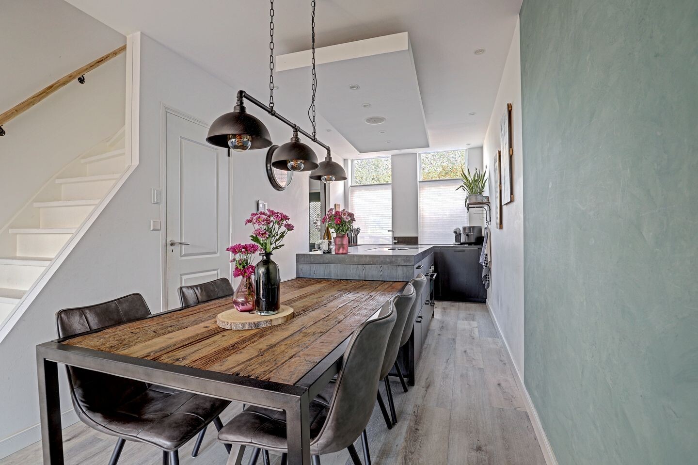 Tussenwoning te koop: Derde kade 127, Gouda