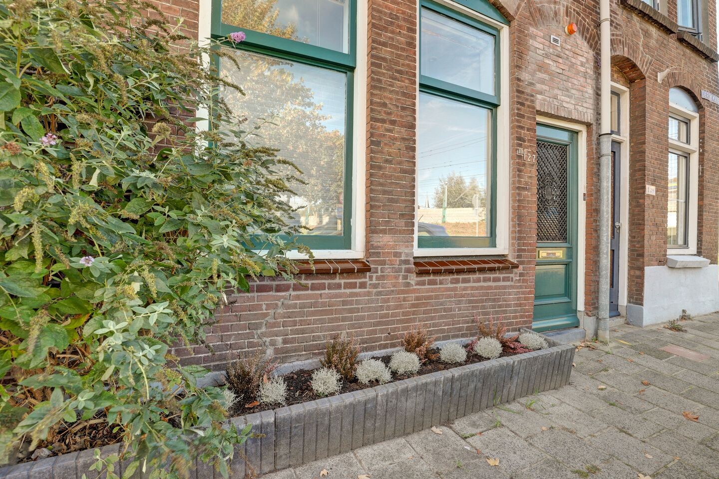 Tussenwoning te koop: Derde kade 127, Gouda