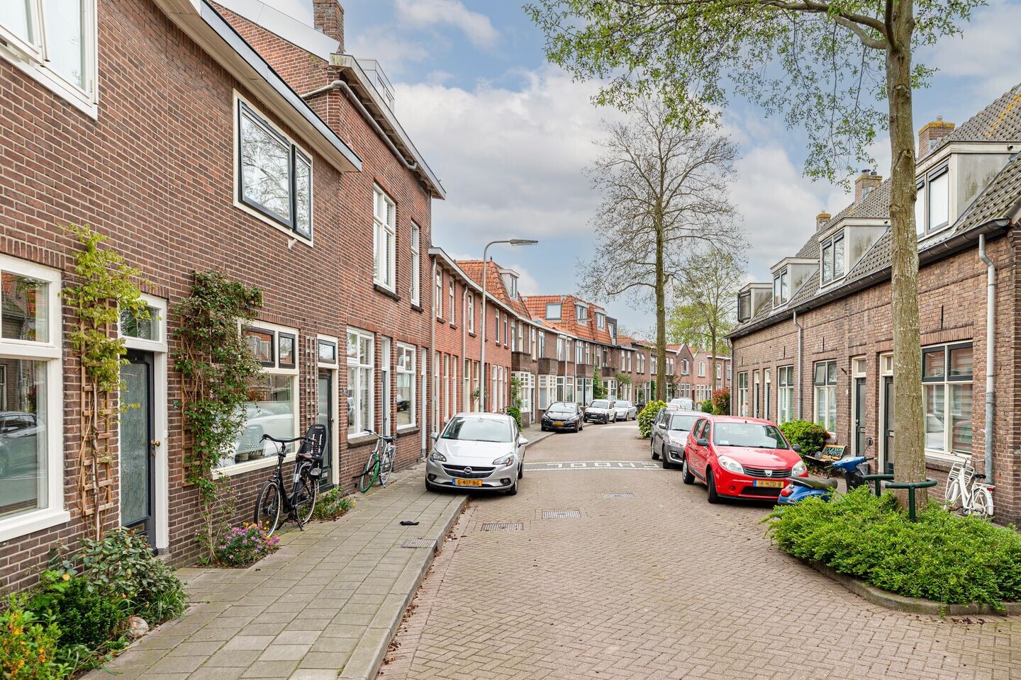 Tussenwoning te koop: Mr. D.J. van Heusdestraat 36, Gouda