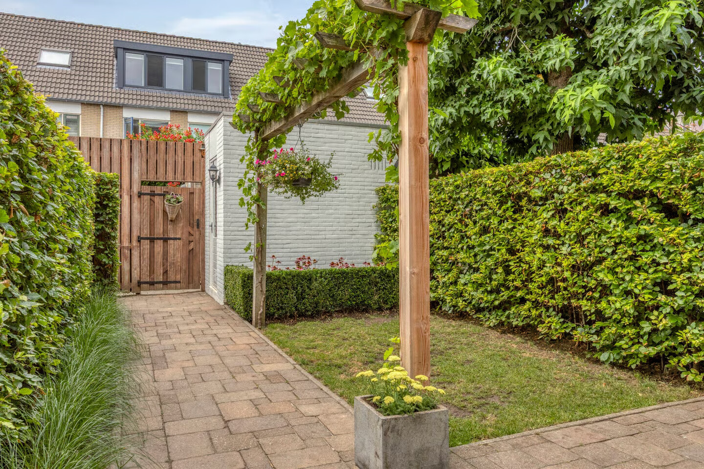 Tussenwoning te koop: Snuifmolenerf 35, Gouda