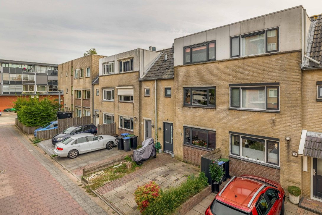 Tussenwoning te koop: Pelmolenerf 16, Gouda
