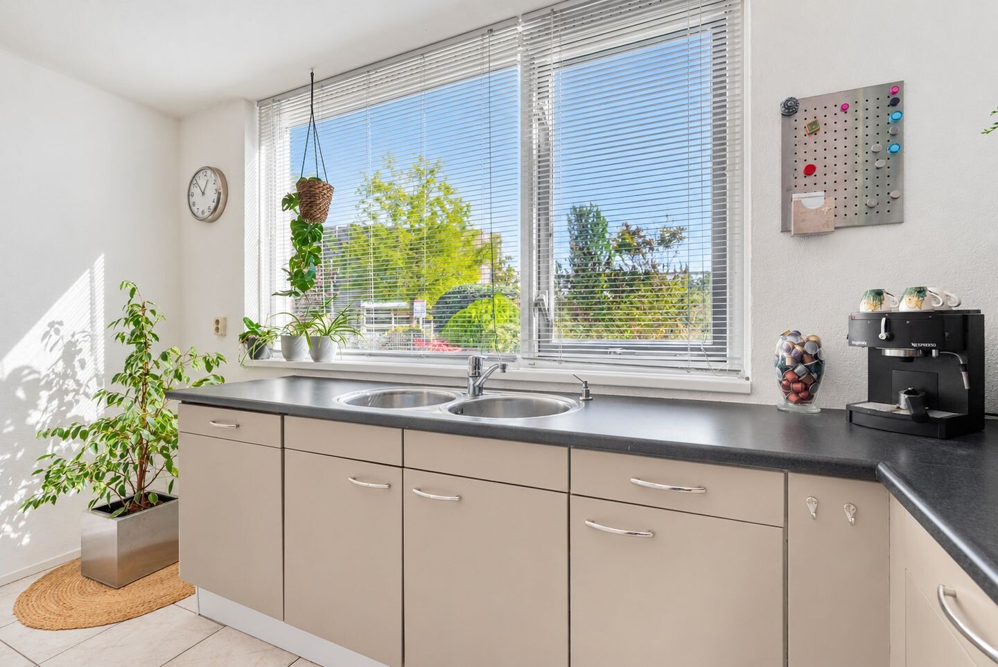 Hoekwoning te koop: Schubertplein 8, Gouda