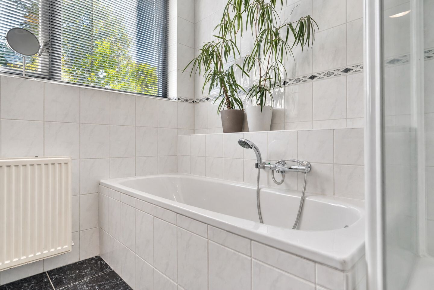 Hoekwoning te koop: Schubertplein 8, Gouda
