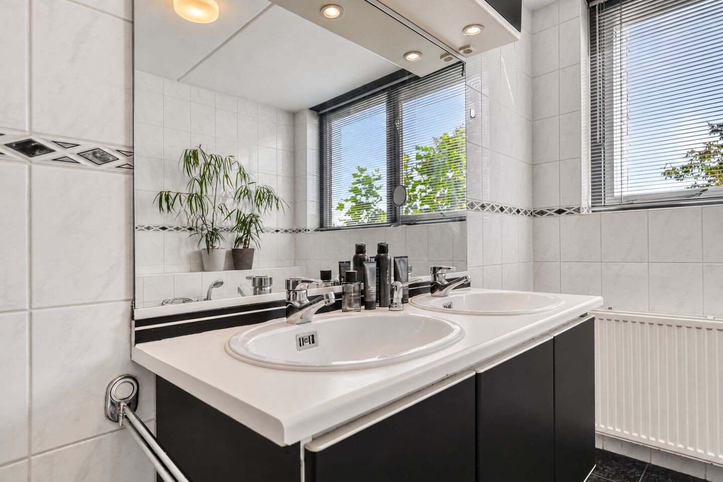 Hoekwoning te koop: Schubertplein 8, Gouda