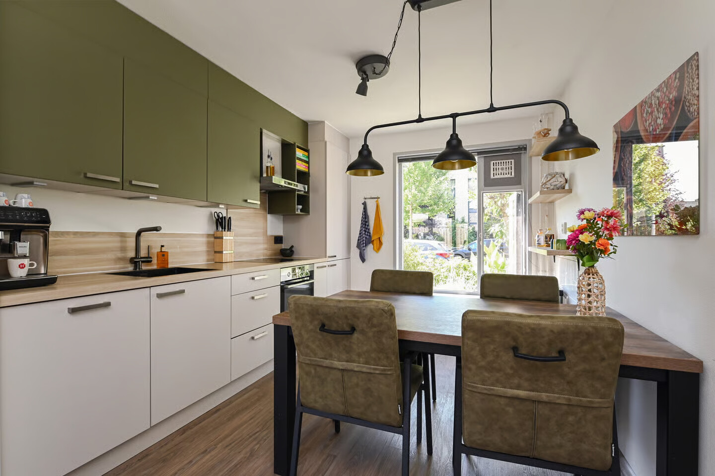 Tussenwoning te koop: Wilhelmina van Pruisenlaan 154, Gouda