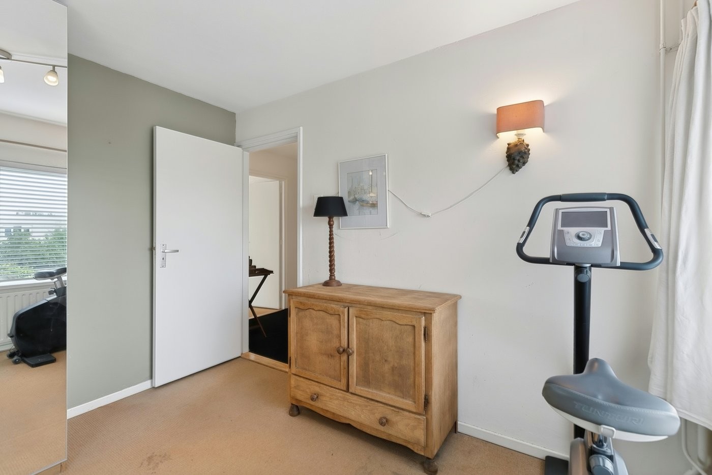 Tussenwoning te koop: Roland Holstlaan 31, Reeuwijk