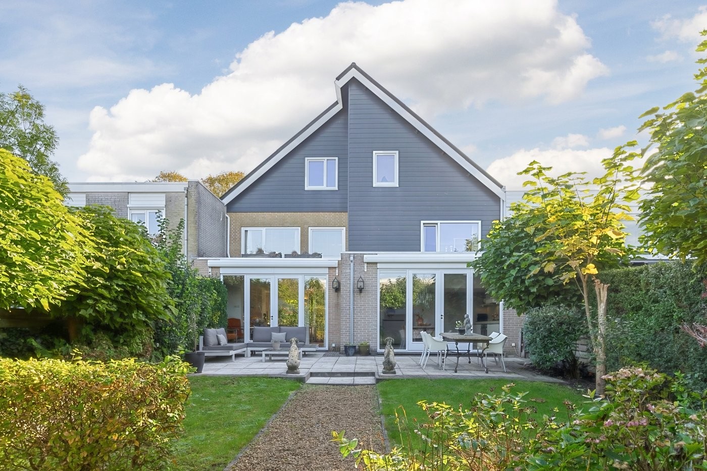 Tussenwoning te koop: Roland Holstlaan 31, Reeuwijk