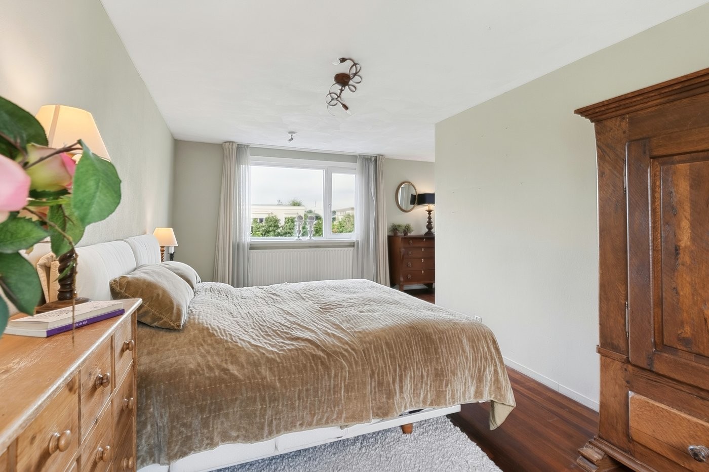 Tussenwoning te koop: Roland Holstlaan 31, Reeuwijk