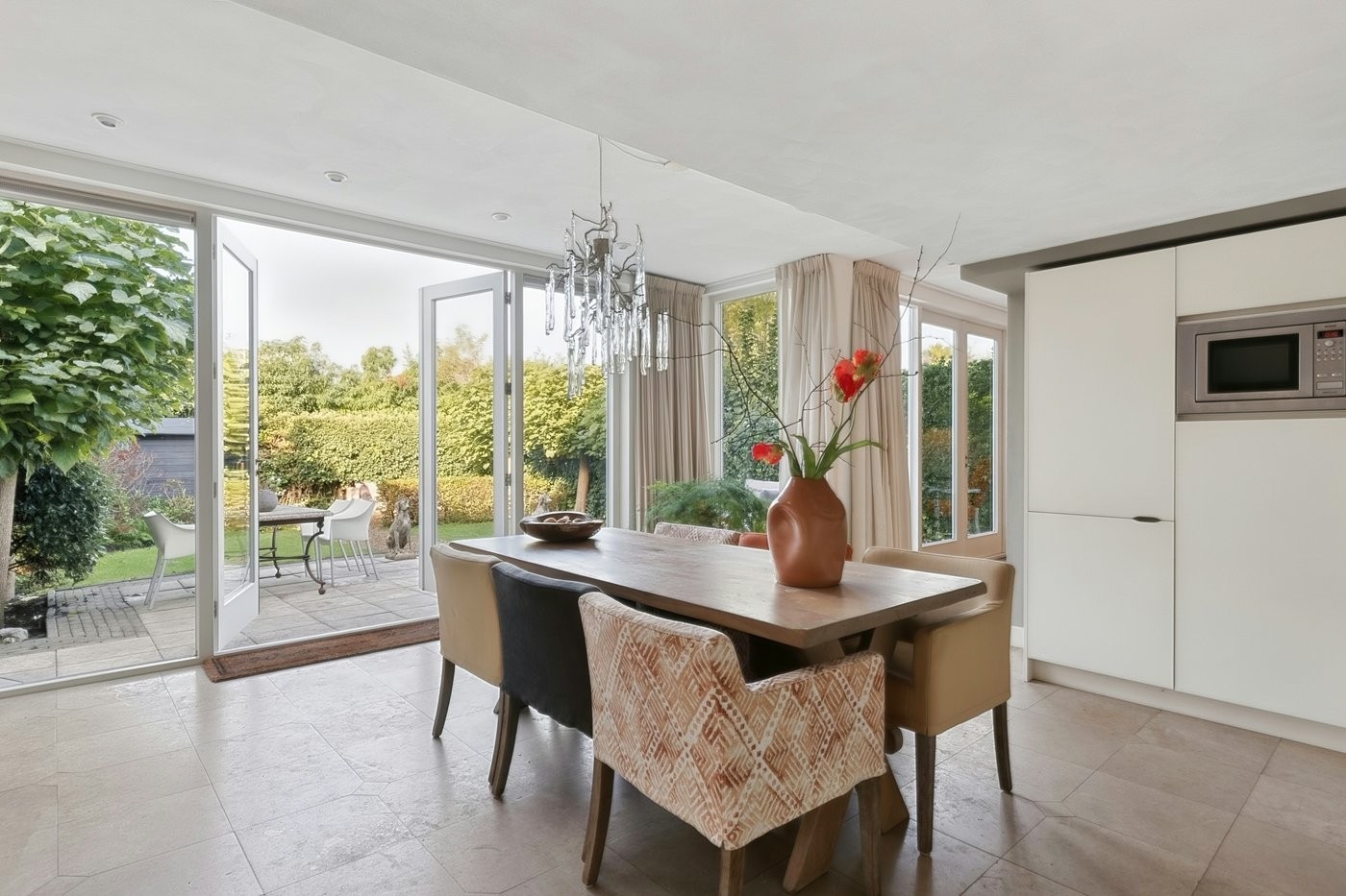 Tussenwoning te koop: Roland Holstlaan 31, Reeuwijk