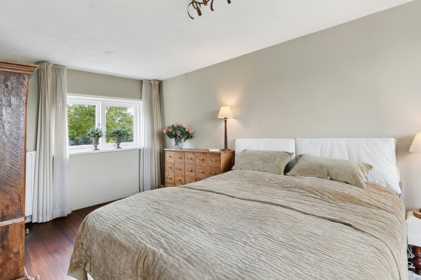 Tussenwoning te koop: Roland Holstlaan 31, Reeuwijk