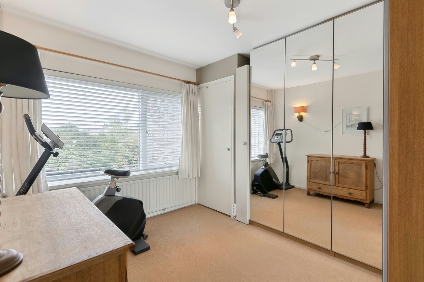 Tussenwoning te koop: Roland Holstlaan 31, Reeuwijk