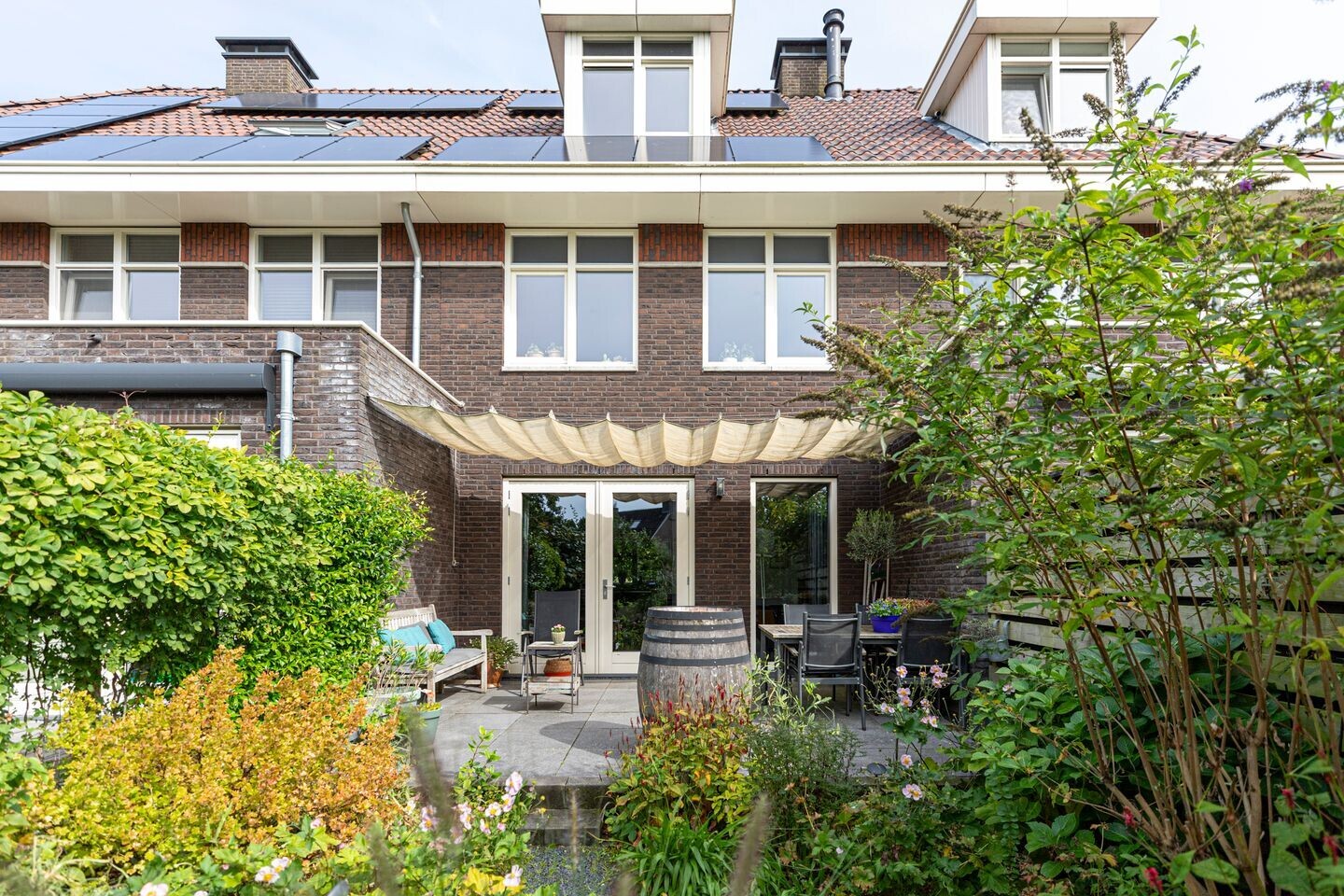 Tussenwoning te koop: Doggersbanklaan 6, Reeuwijk