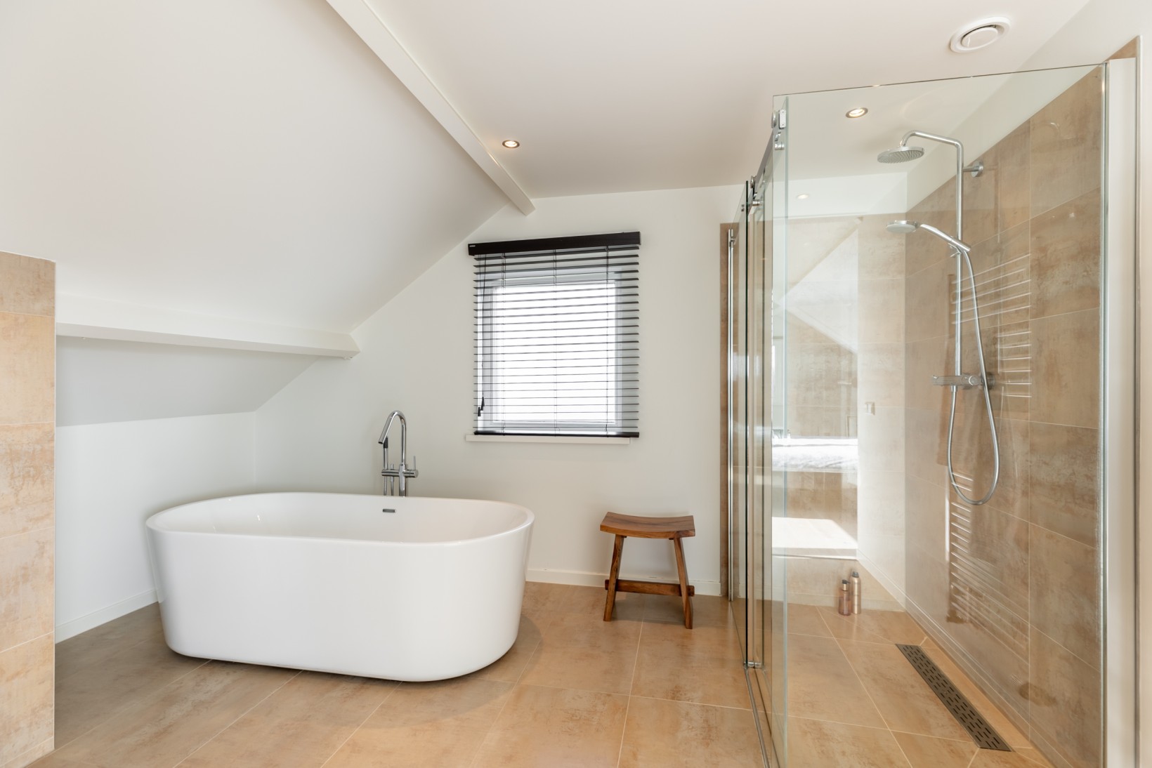 Vrijstaande woning te koop: Nieuwenbroeksedijk 4A, Reeuwijk