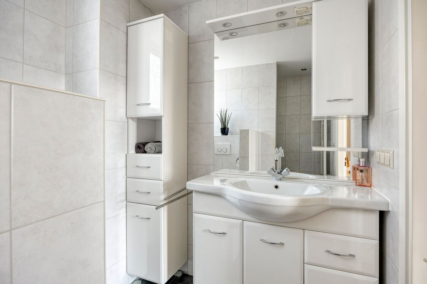 Tussenwoning te koop: Bitterzoet 8, Reeuwijk