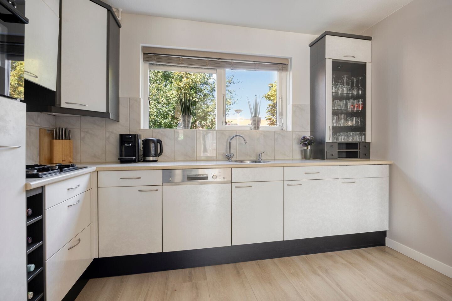 Tussenwoning te koop: Bitterzoet 8, Reeuwijk