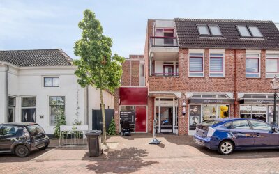 Bovenkerkse. 4-D
