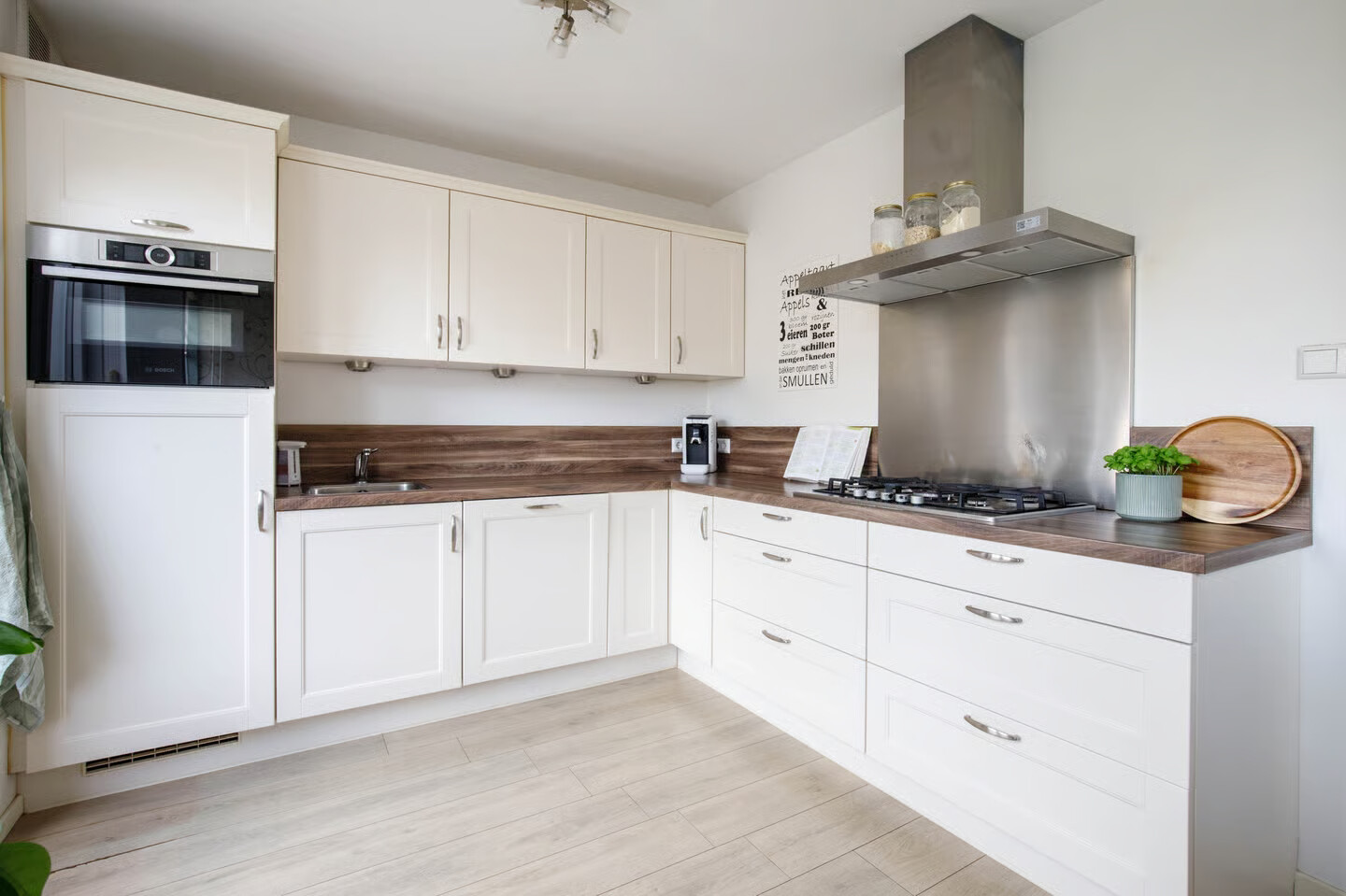 Tussenwoning te koop: Zalmstraat 4, Ammerstol