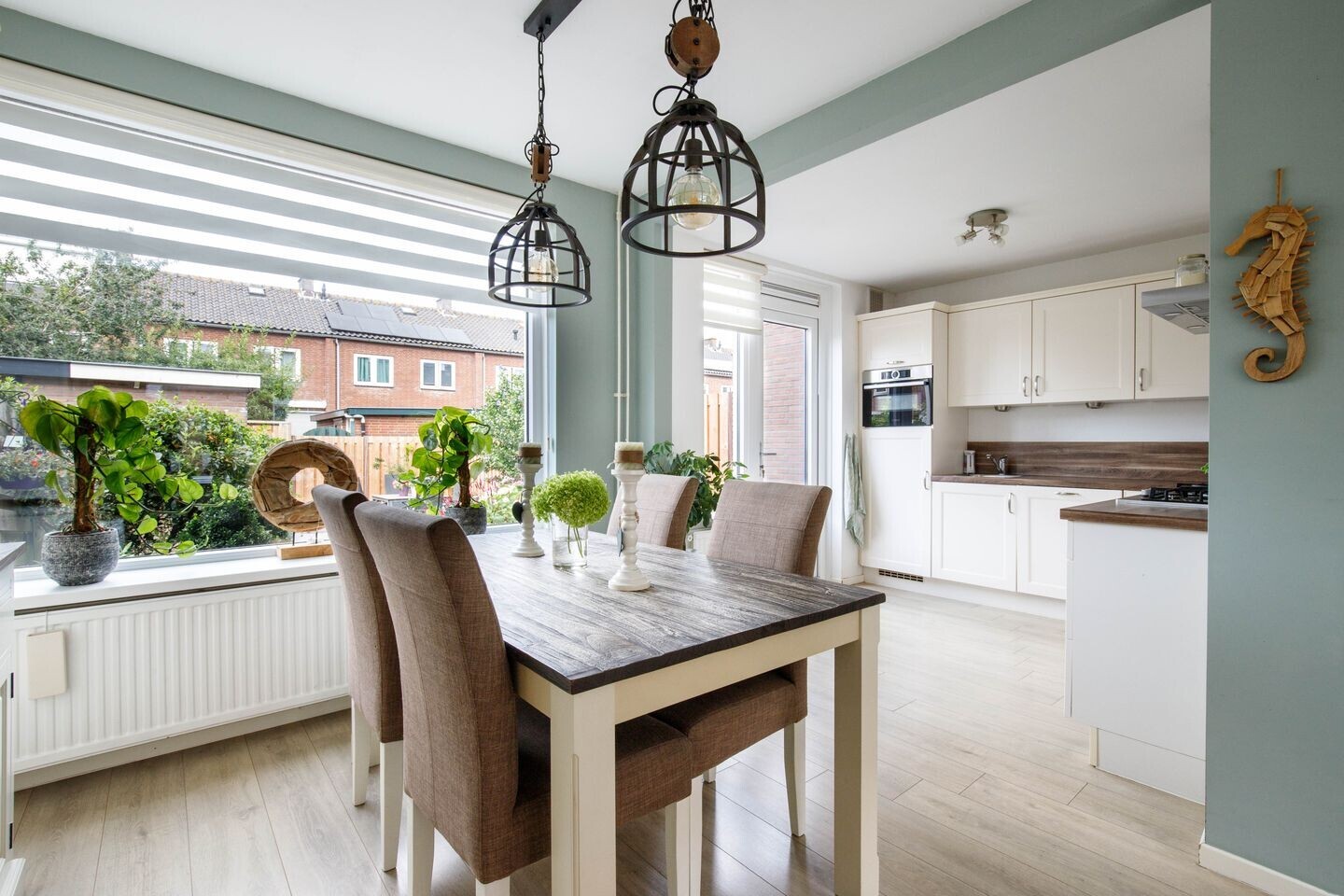 Tussenwoning te koop: Zalmstraat 4, Ammerstol