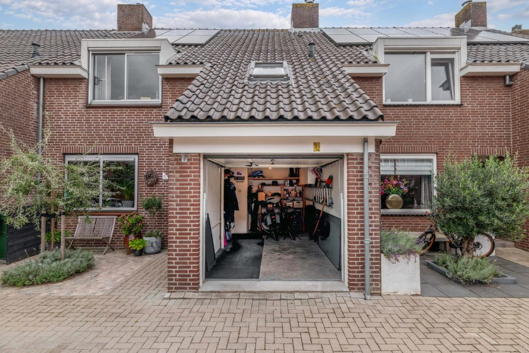 Tussenwoning te koop: Den Hoeff 41, Ammerstol