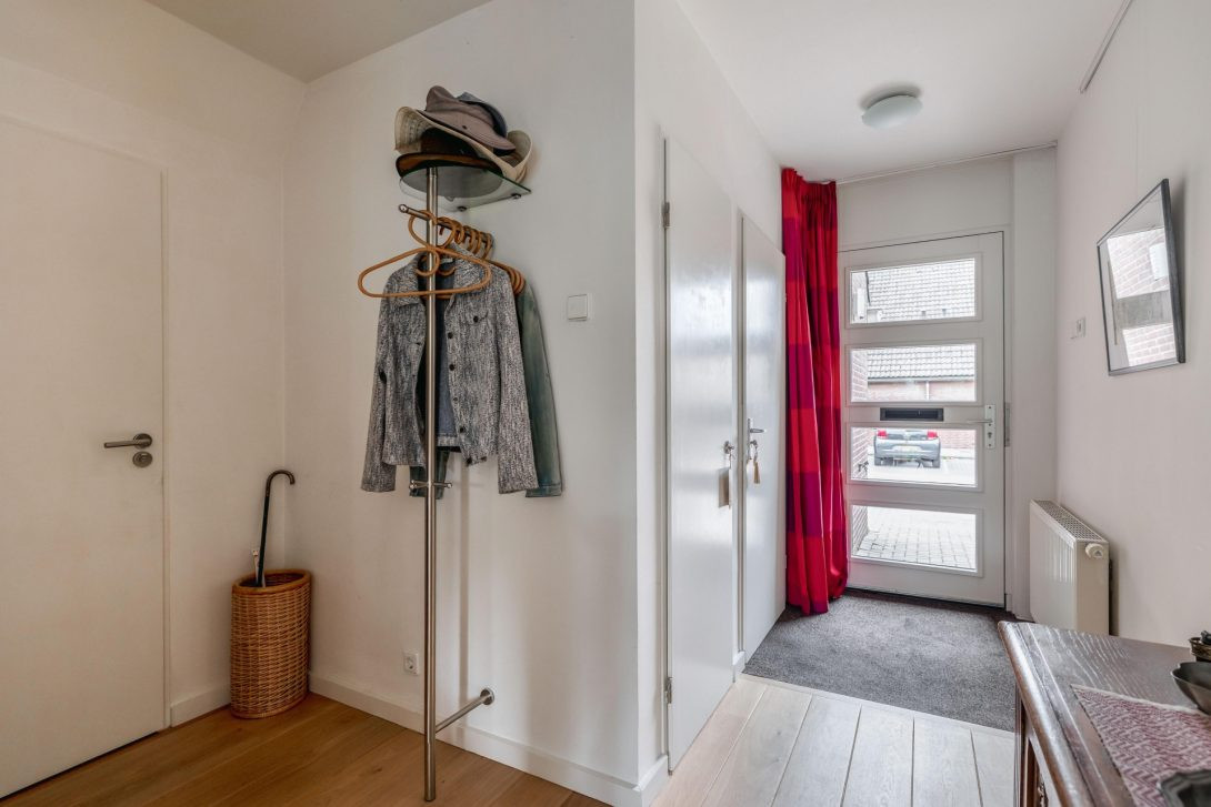 Tussenwoning te koop: Den Hoeff 41, Ammerstol