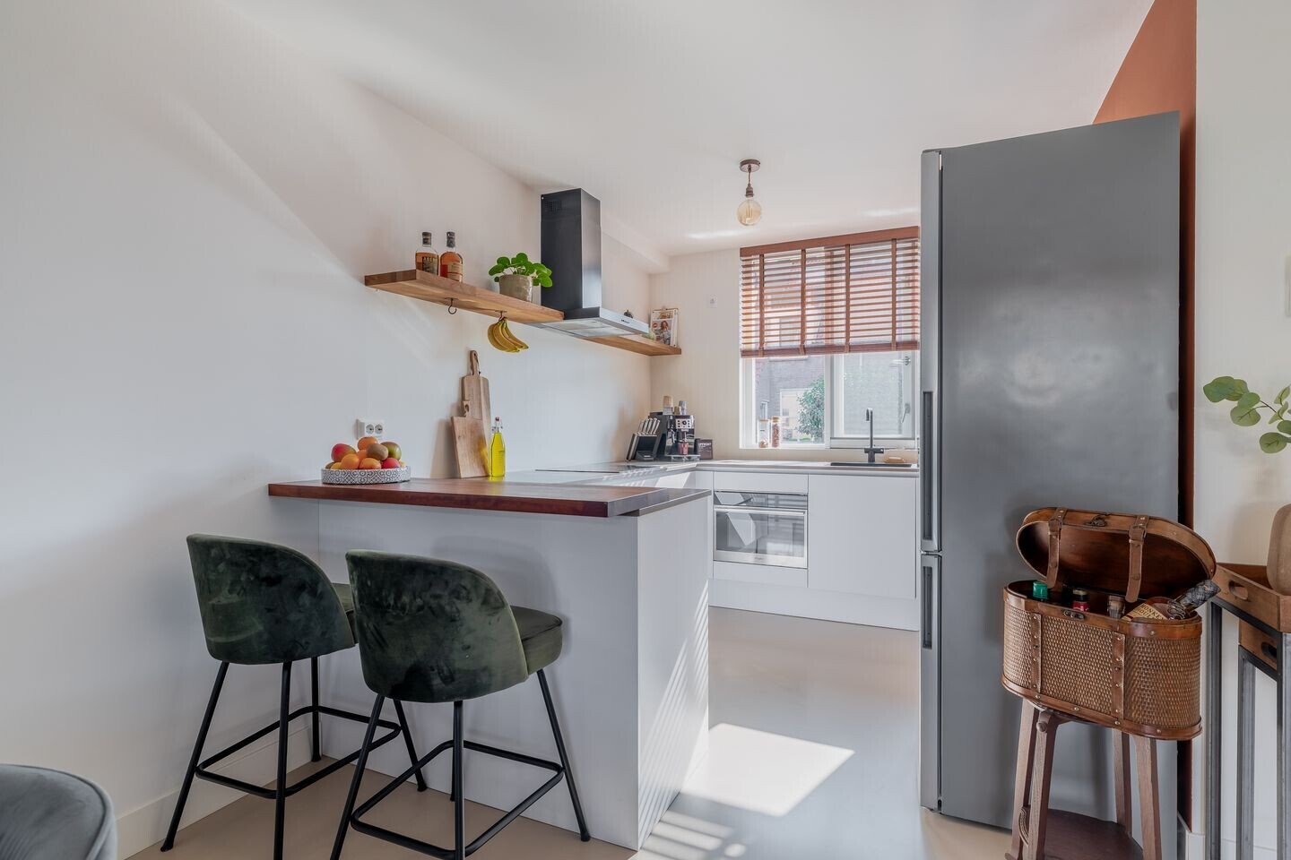 Tussenwoning te koop: Albert Schweitzerlaan 38, Schoonhoven