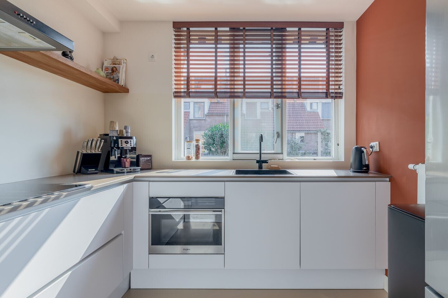 Tussenwoning te koop: Albert Schweitzerlaan 38, Schoonhoven