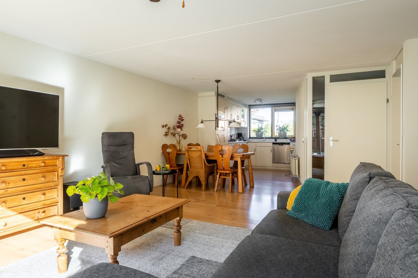 Tussenwoning te koop: Kievitsbloem 7, Schoonhoven