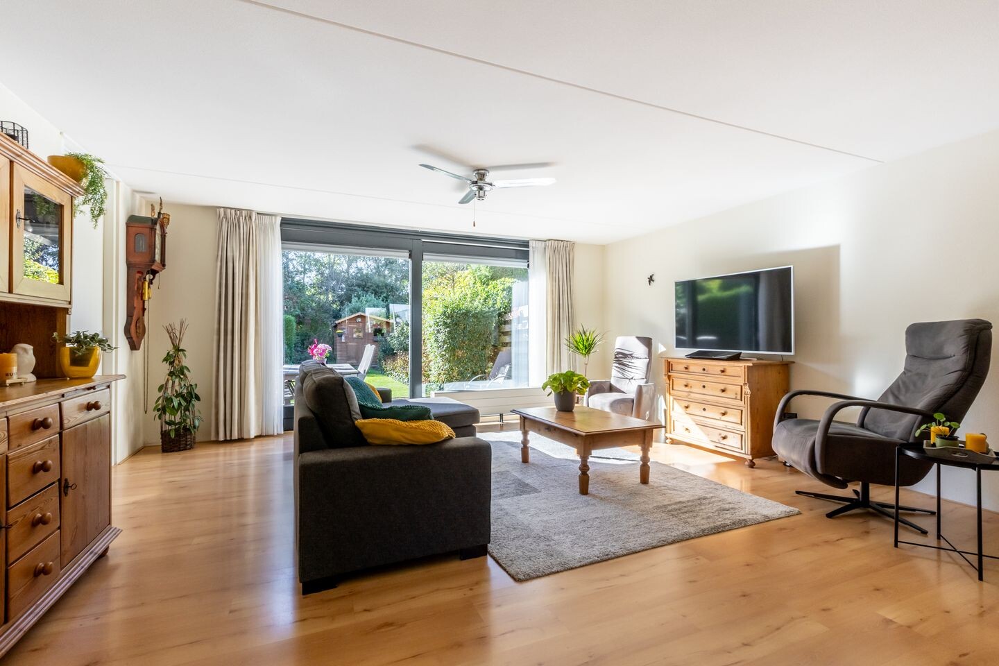 Tussenwoning te koop: Kievitsbloem 7, Schoonhoven