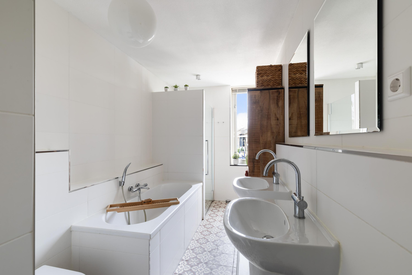 Tussenwoning te koop: Brahmsstraat 129, Capelle Aan Den Ijssel