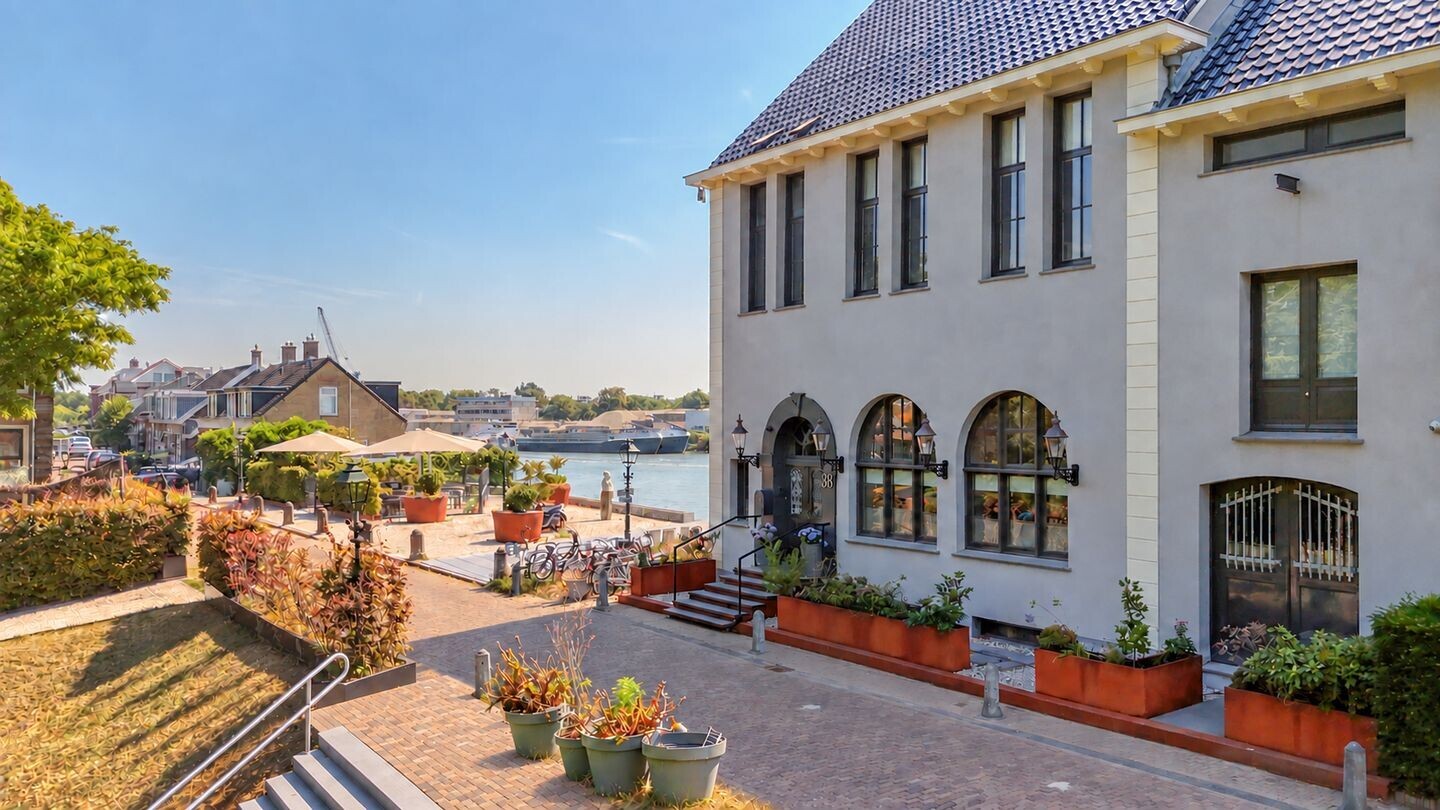 Twee-onder-één-kap te koop: Dorpsstraat 38, Capelle Aan Den Ijssel