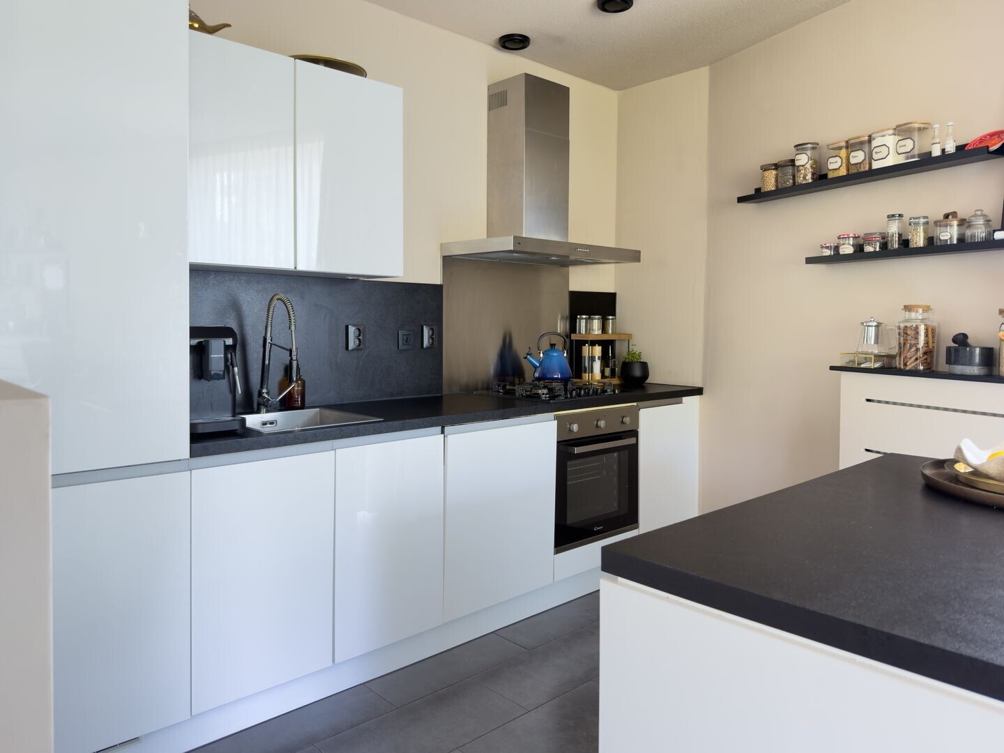 Appartement te koop: Buizerdhof 339, Capelle Aan Den Ijssel