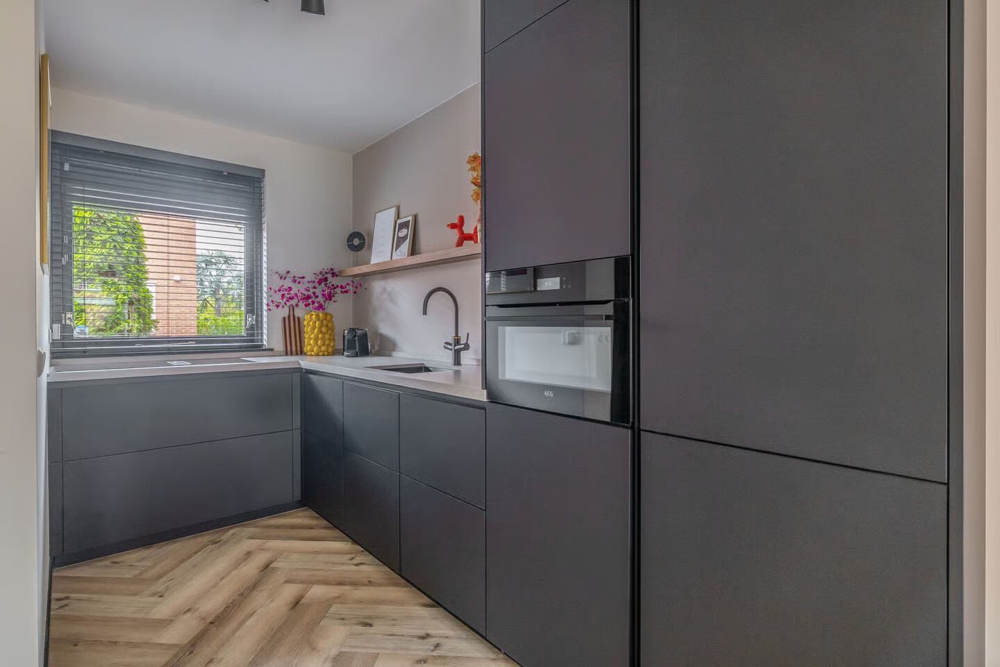 Tussenwoning te koop: St. Annabaai 27, Capelle Aan Den Ijssel