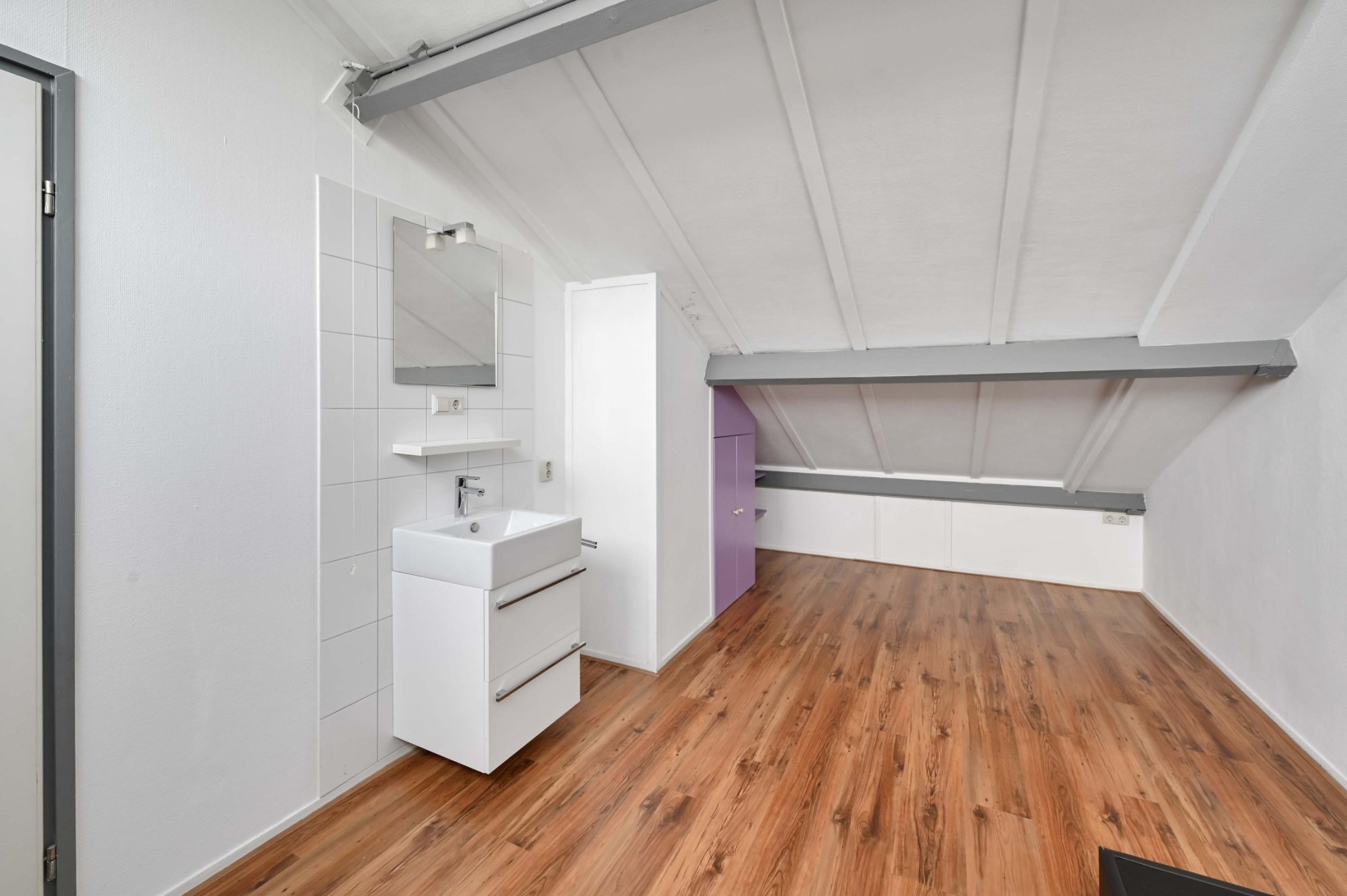 Tussenwoning te koop: Geelvinkbaai 21, Capelle Aan Den Ijssel