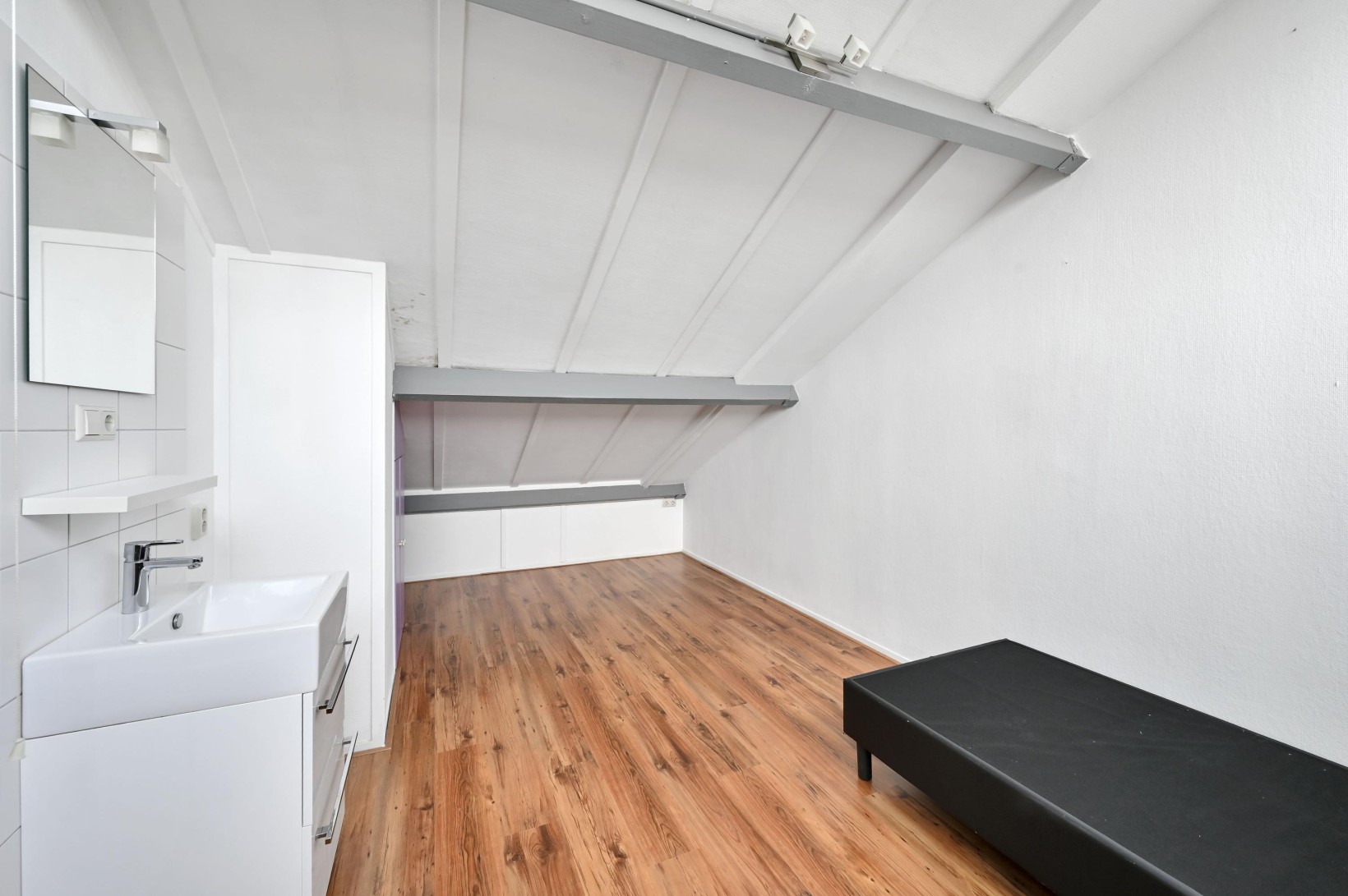 Tussenwoning te koop: Geelvinkbaai 21, Capelle Aan Den Ijssel