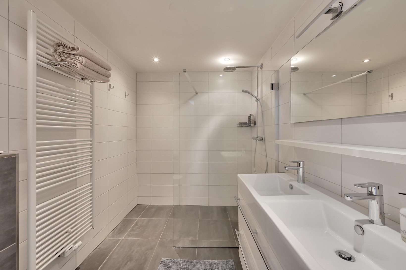 Tussenwoning te koop: Geelvinkbaai 21, Capelle Aan Den Ijssel