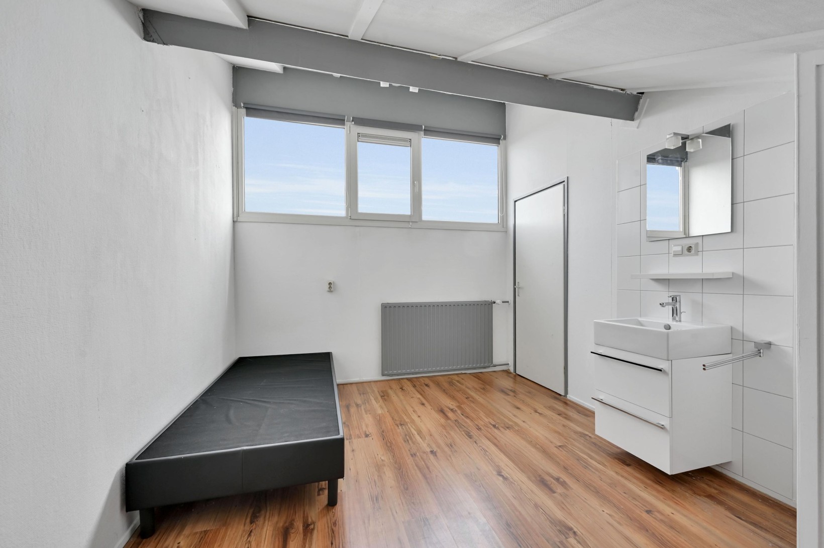 Tussenwoning te koop: Geelvinkbaai 21, Capelle Aan Den Ijssel