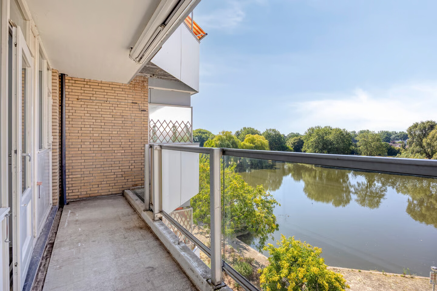 Appartement te koop: Henry Moorepassage 196, Capelle Aan Den Ijssel