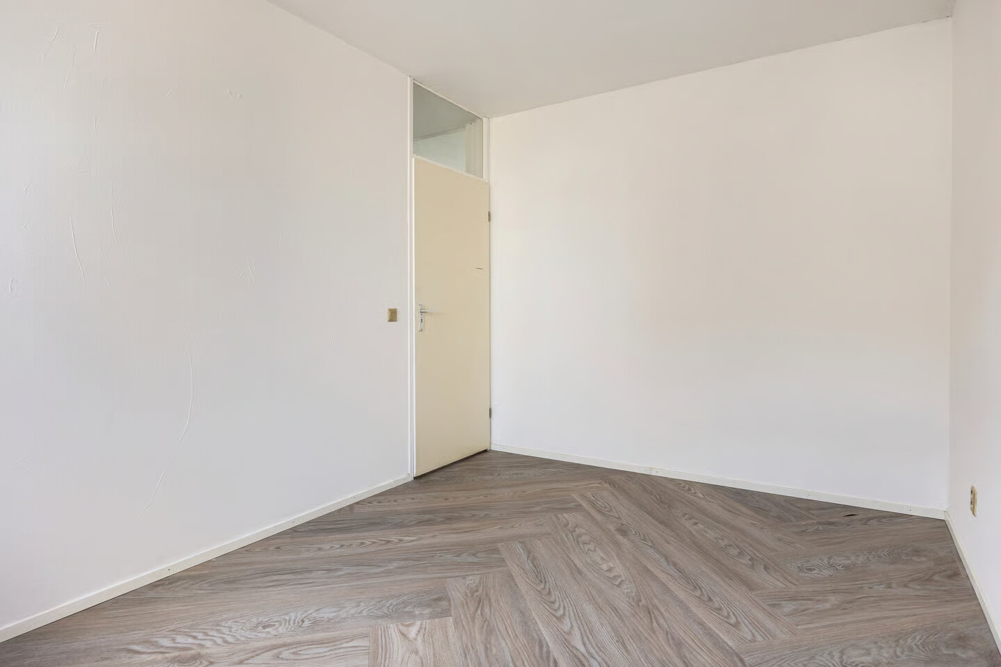 Appartement te koop: Henry Moorepassage 196, Capelle Aan Den Ijssel