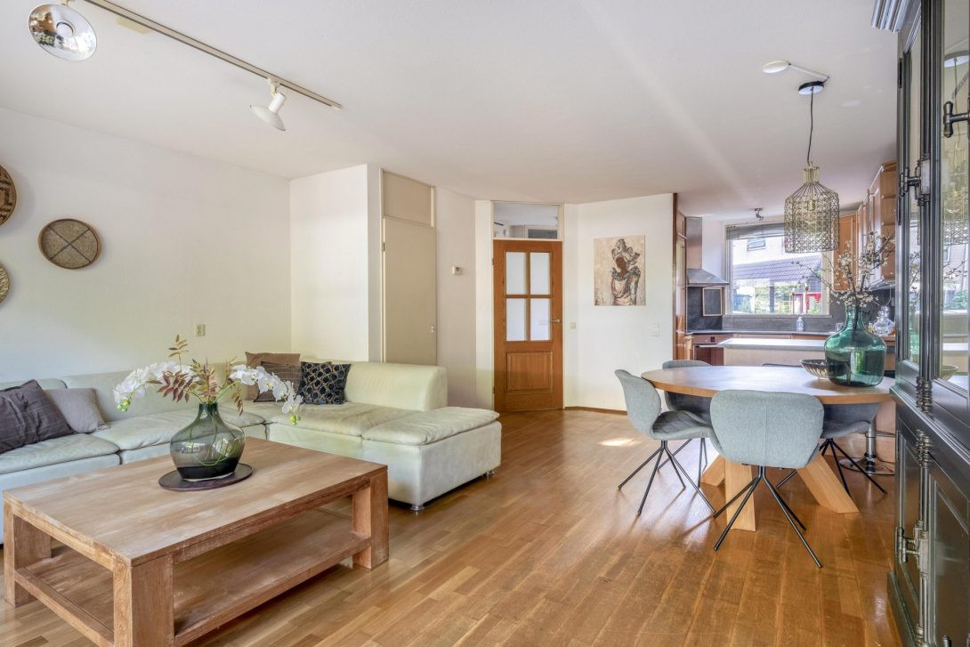 Tussenwoning te koop: Ernst Barlachrade 22, Capelle Aan Den Ijssel